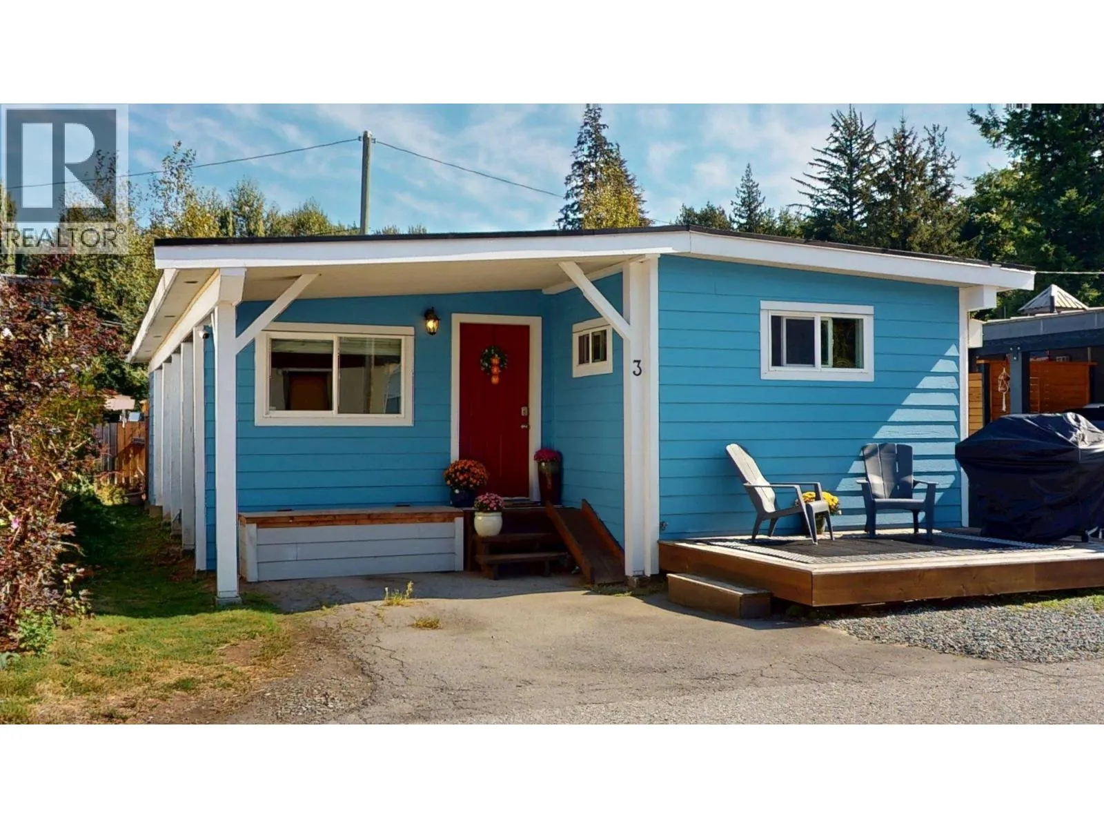 Mobile Home for rent: 3 39768 Government Road, Squamish, British Columbia V8B 0G3