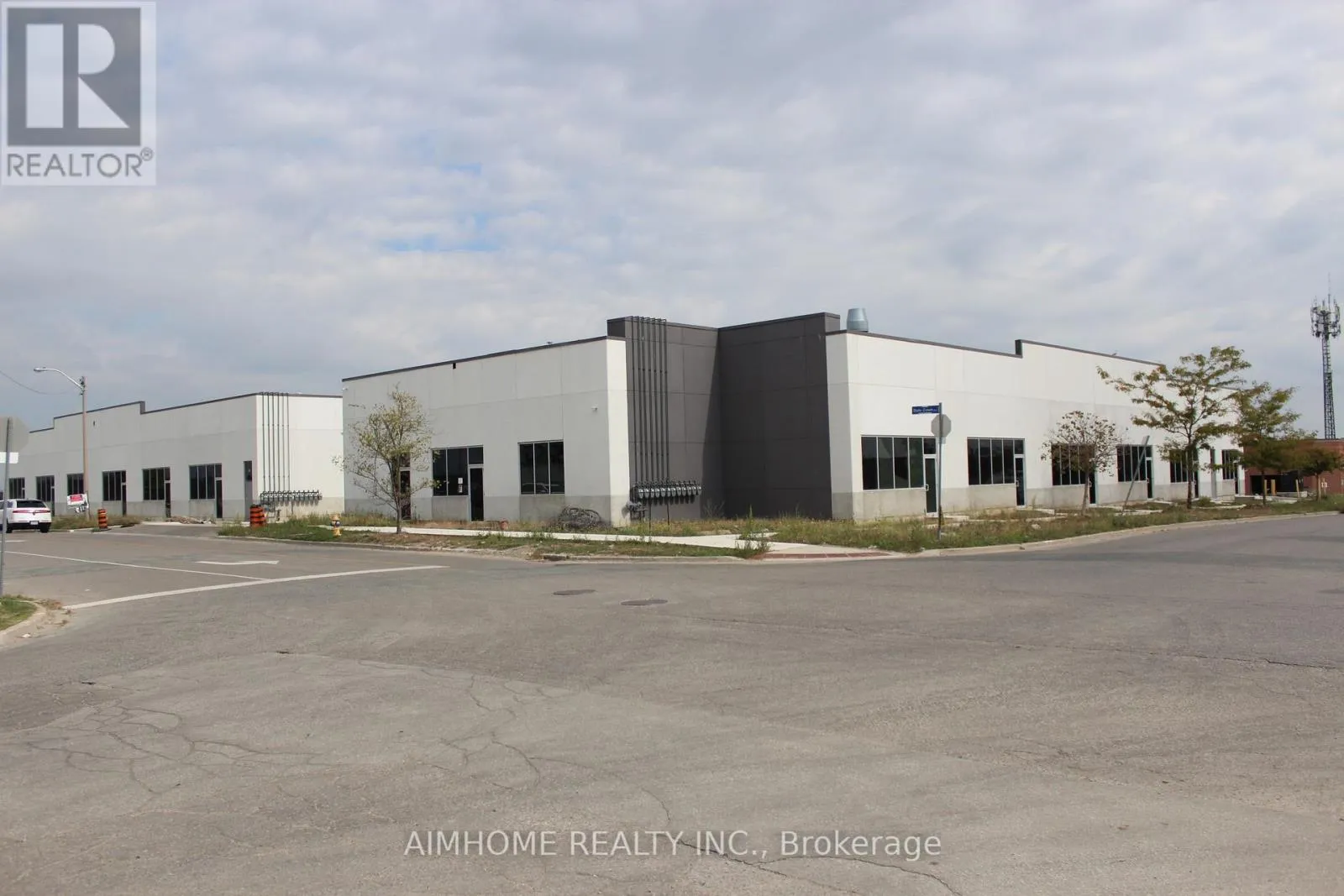 Retail for rent: 3 & 4 - 95 State Crown Boulevard, Toronto, Ontario M1V 0A2