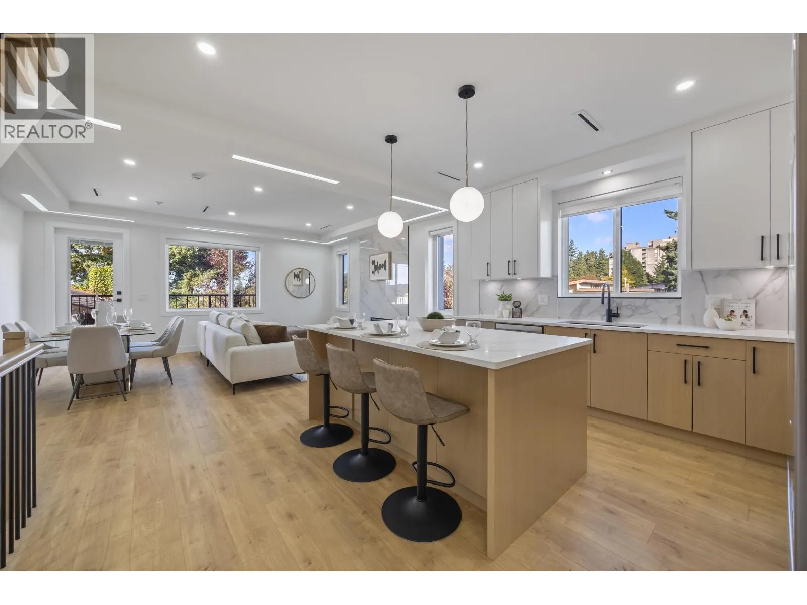 Duplex for rent: 3 4170 Hurst Street, Burnaby, British Columbia V5J 3R4