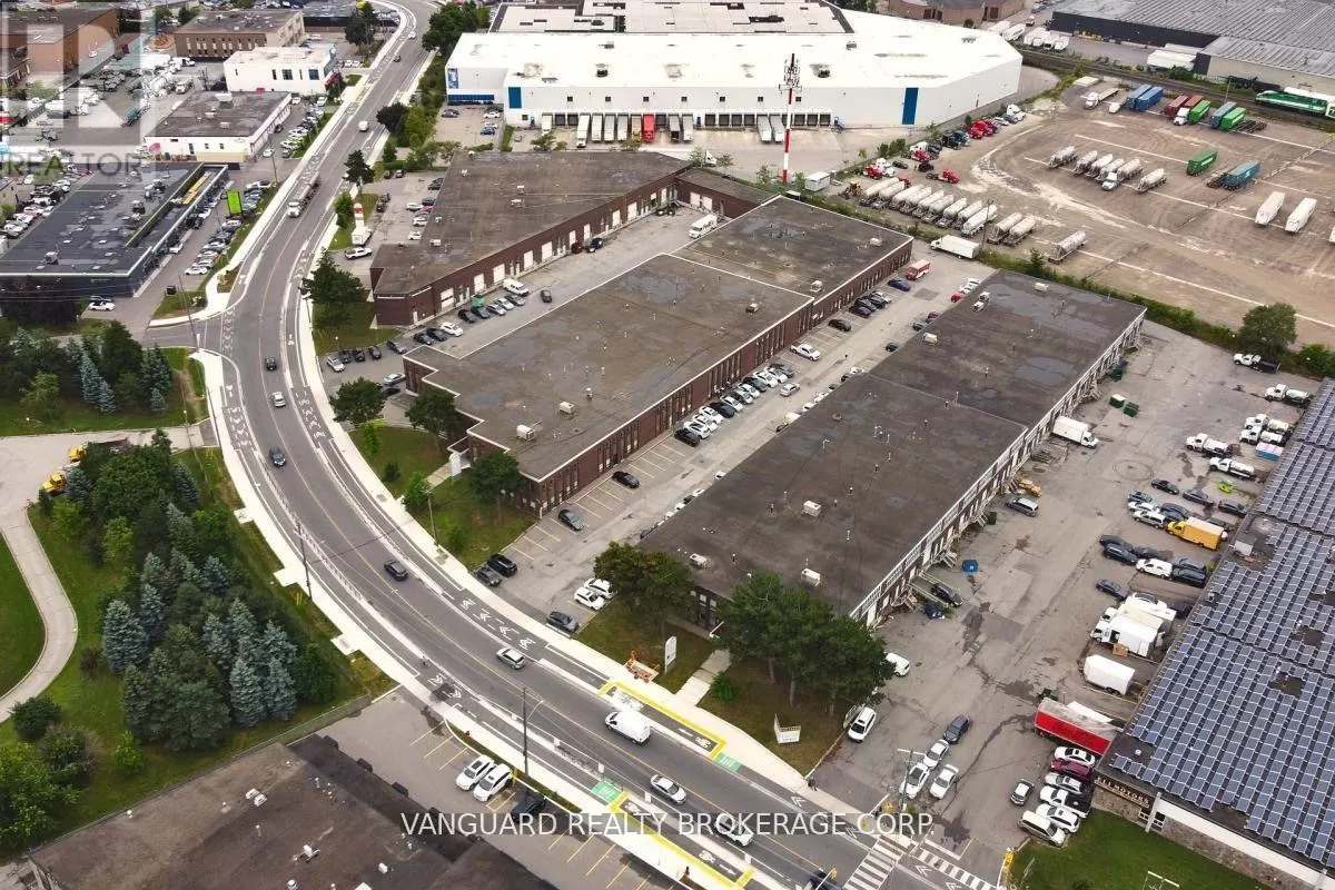 Multi-Tenant Industrial for rent: 3 - 4480 Chesswood Drive, Toronto, Ontario M3J 2B9