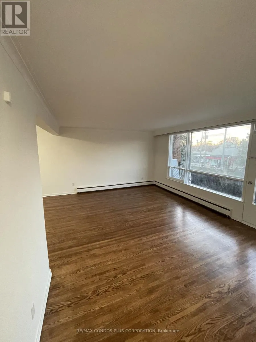 Triplex for rent: 3 - 449 Wilson Avenue, Toronto, Ontario M3H 1T5