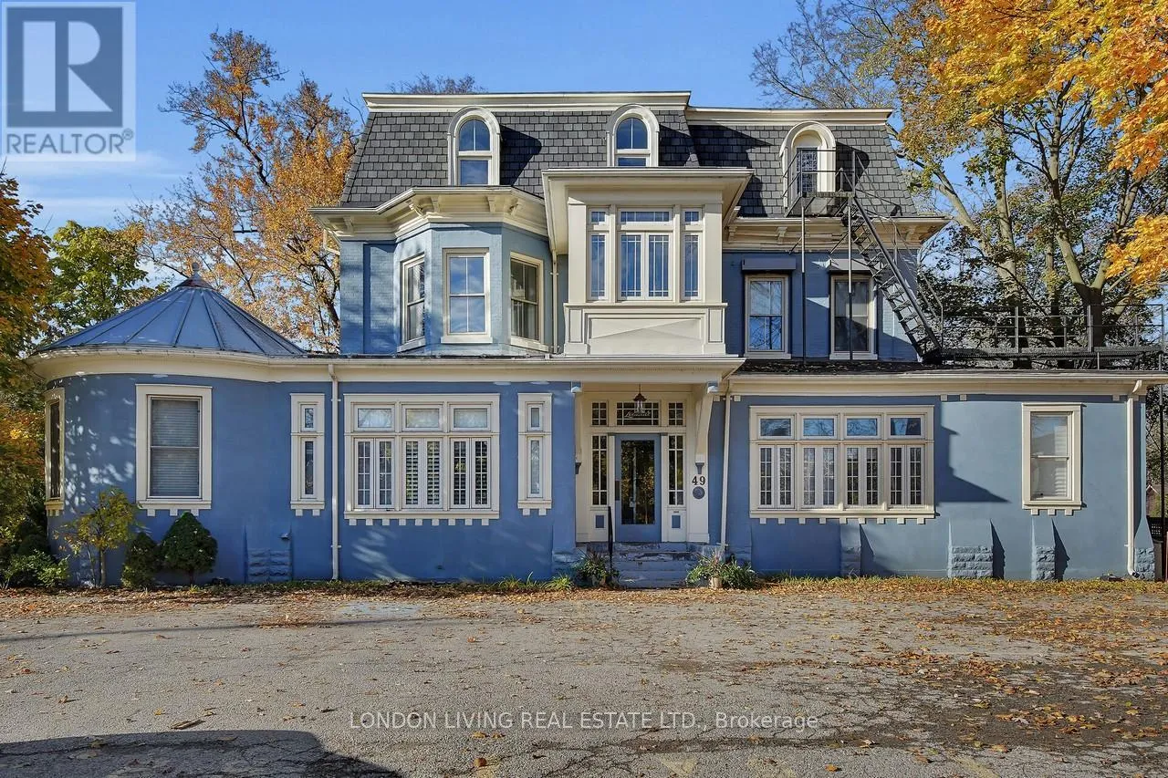 Apartment for rent: 3 - 49 Ridout Street S, London South, Ontario N6C 3W8