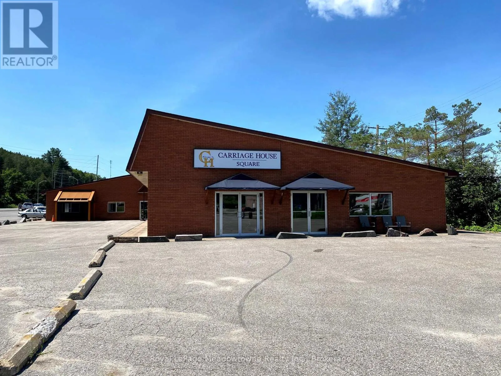 Offices for rent: 3 - 5 Bobcaygeon Road, Minden Hills, Ontario K0M 2K0