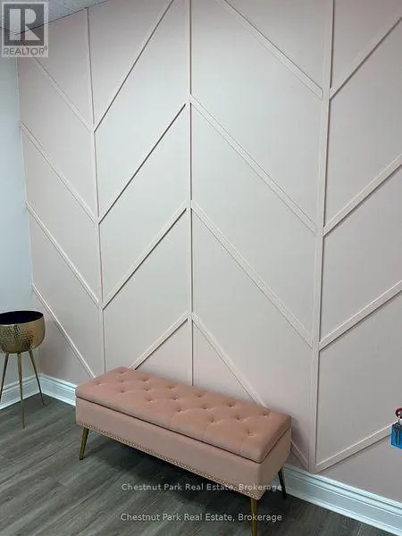 Offices for rent: 3 - 51 Main Street E, Huntsville, Ontario P1H 1R4