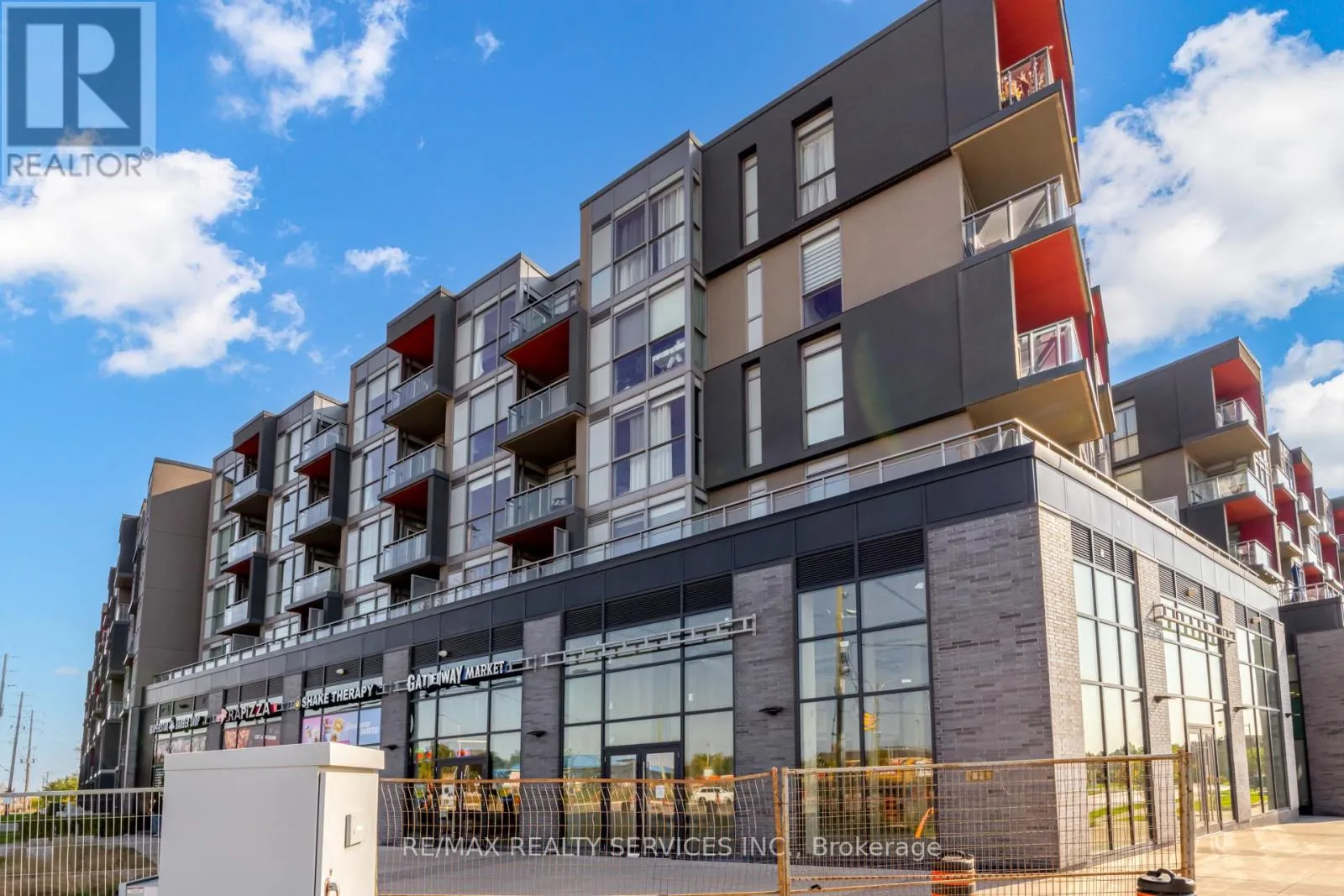 3 - 5220 Dundas Street, Burlington, Ontario L7L 0J4