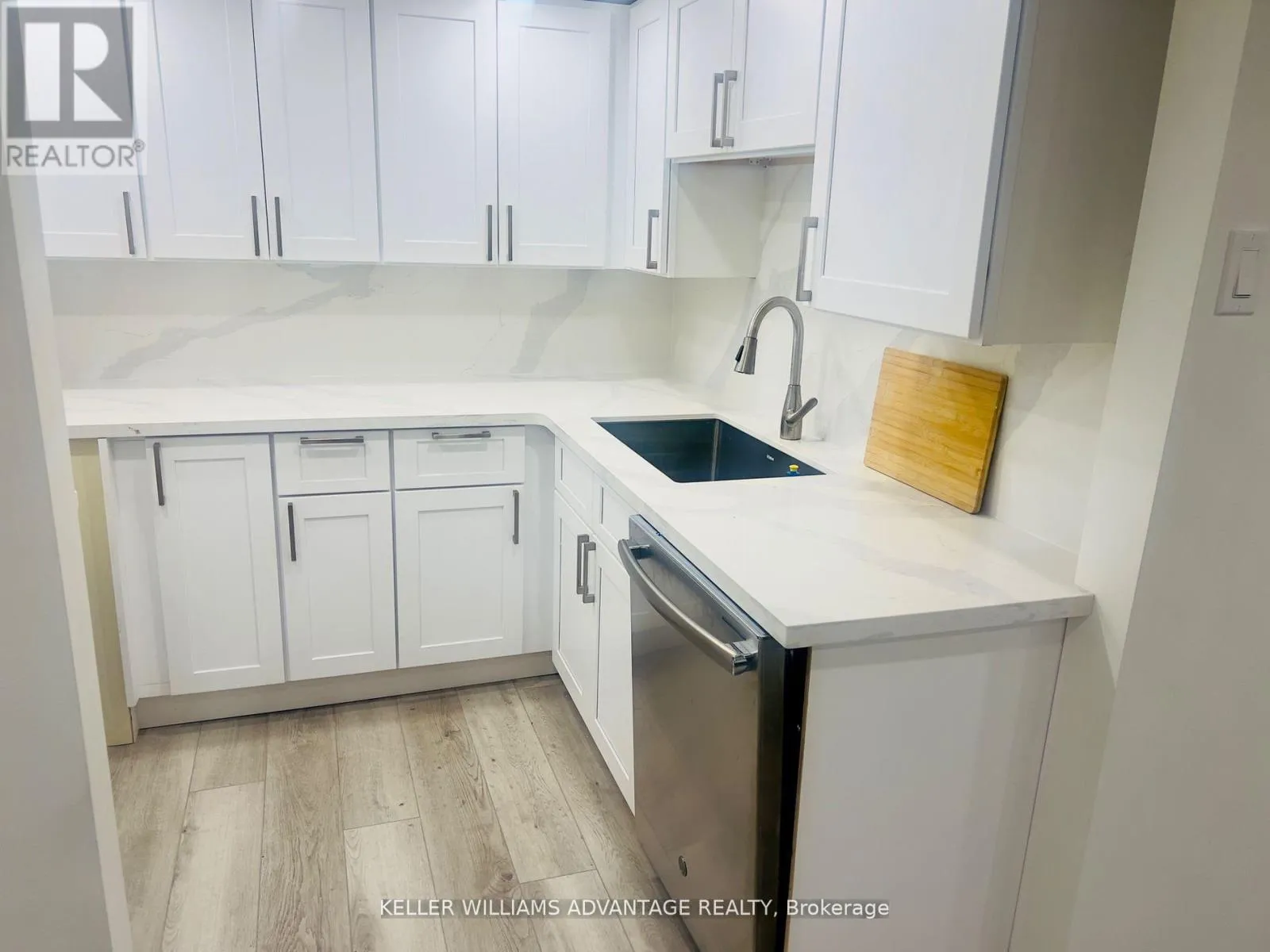 Triplex for rent: 3 - 580 Davenport Road, Toronto, Ontario M5R 1K9