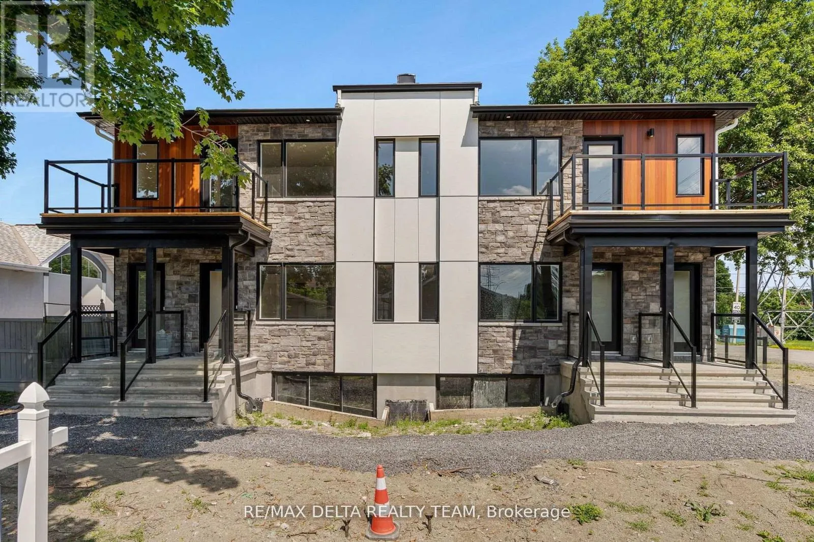 Other for rent: 3 - 77a Granton Avenue, Ottawa, Ontario K2G 1L2