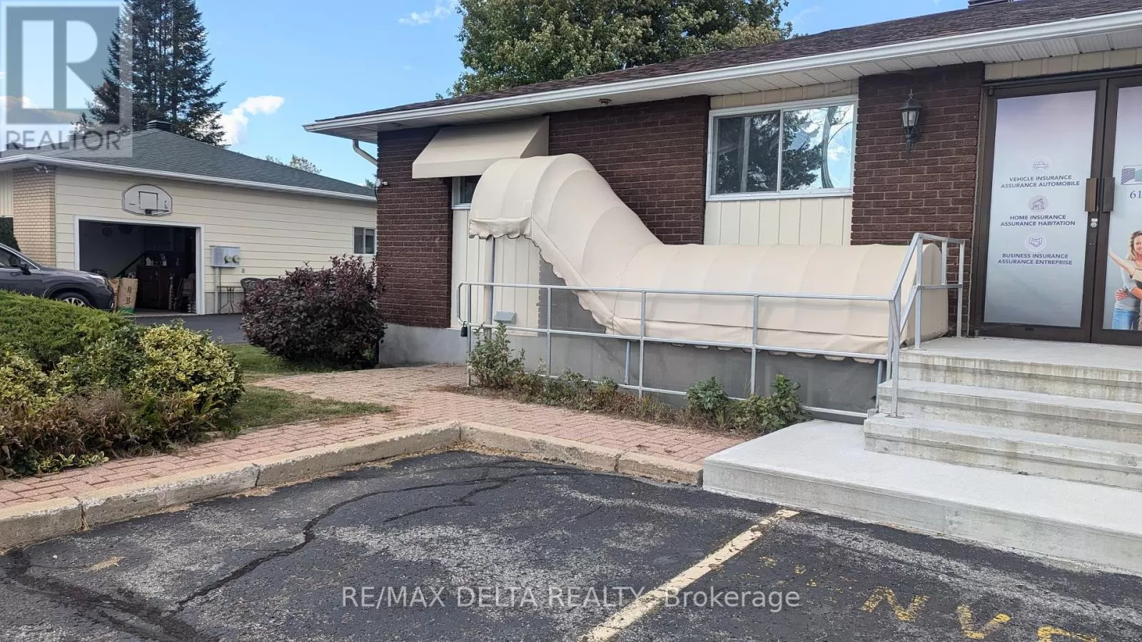 Offices for rent: 3 - 793 Notre-dame Street, Russell, Ontario K0A 1W0