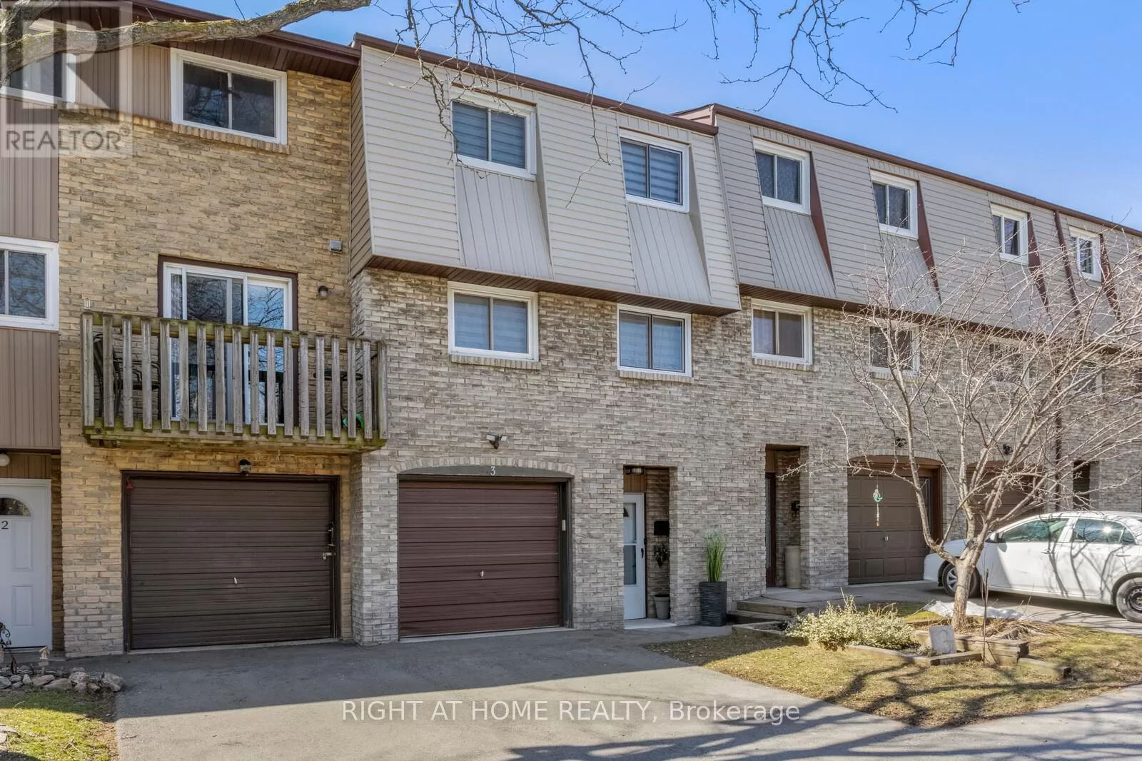 Row / Townhouse for rent: 3 - 985 Limeridge Road E, Hamilton, Ontario L8W 1X9