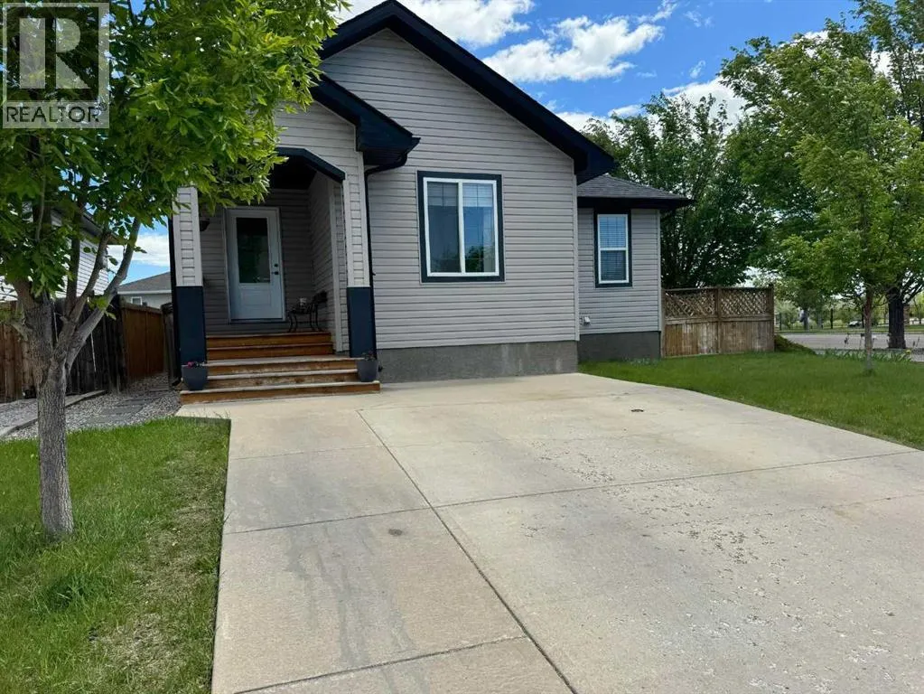 3 Aberdeen Road W, Lethbridge, Alberta T1J 4Y5