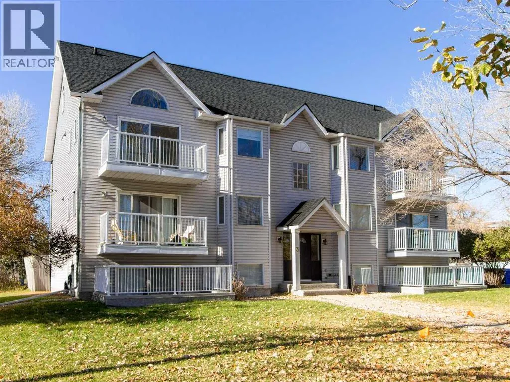 Multi-Family for rent: 3 Alberta Avenue, Okotoks, Alberta T1S 1J3