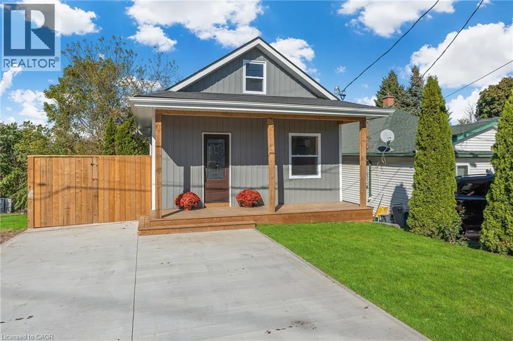 House for rent: 3 Ball Avenue E, St. Catharines, Ontario L2T 1B4