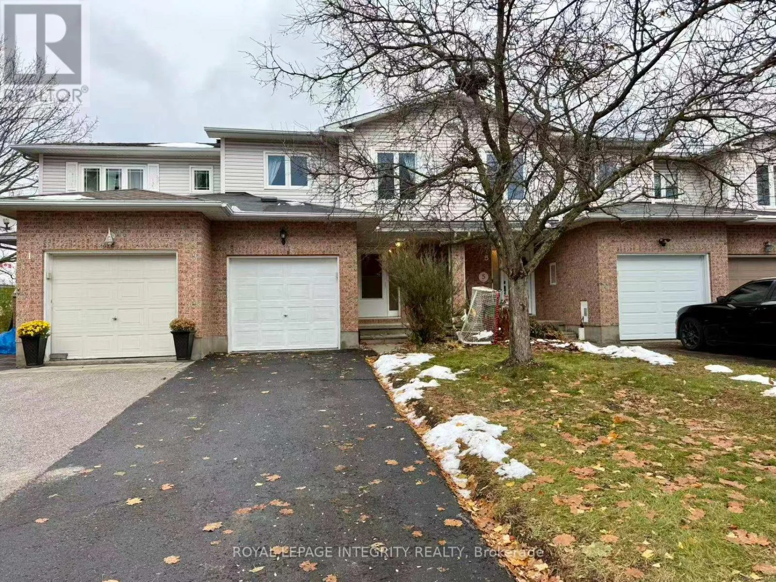 Row / Townhouse for rent: 3 Baton Court, Ottawa, Ontario K2L 4C8