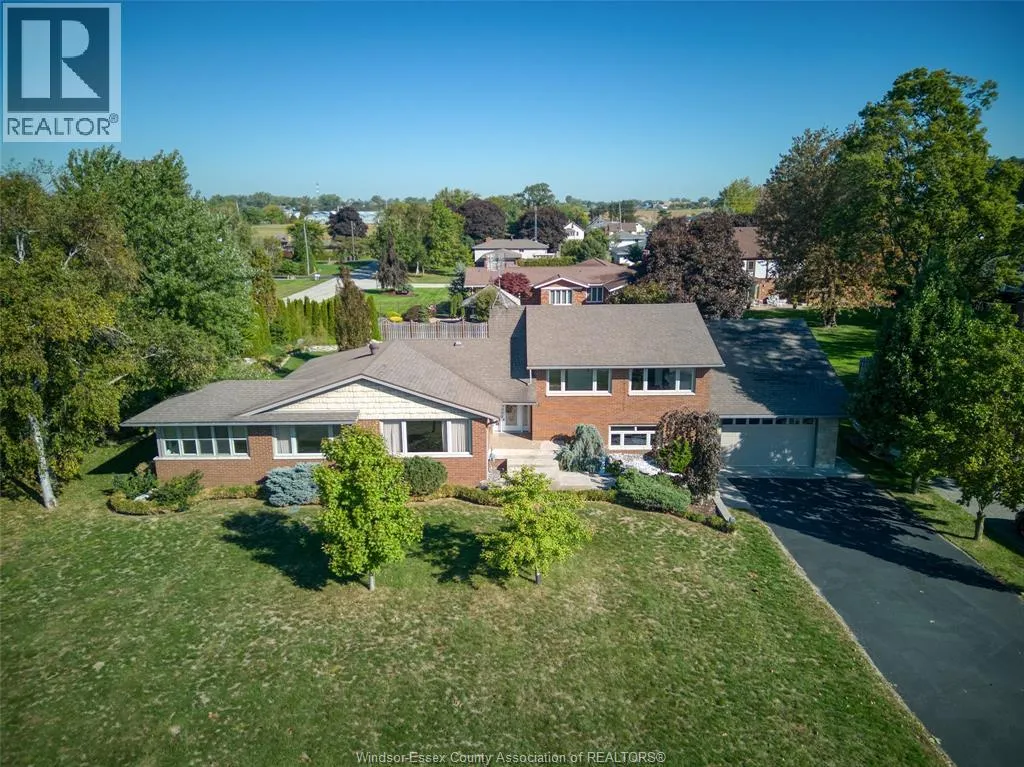 3 Beth, Leamington, Ontario N8H 3Z8