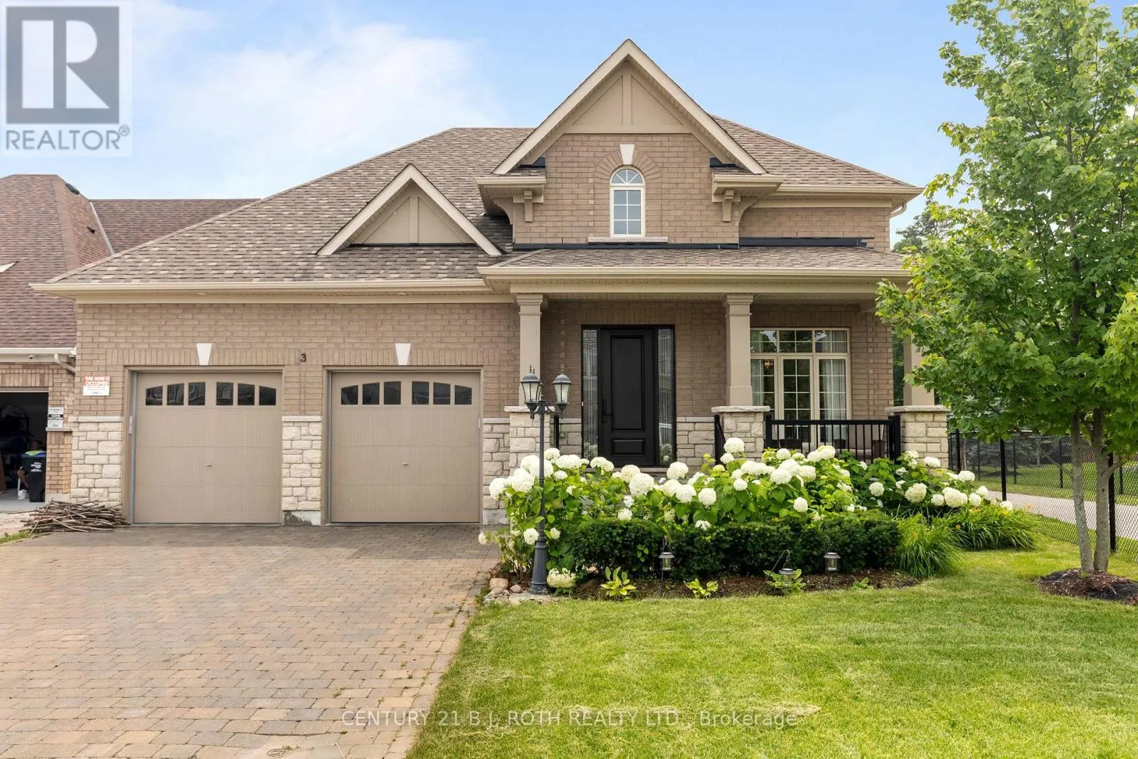 Triplex for rent: 3 Cameron Street, Springwater, Ontario L9X 0S6