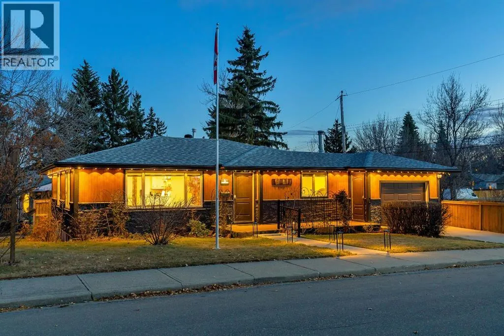 House for rent: 3 Cardiff Drive Nw, Calgary, Alberta T2K 1R4