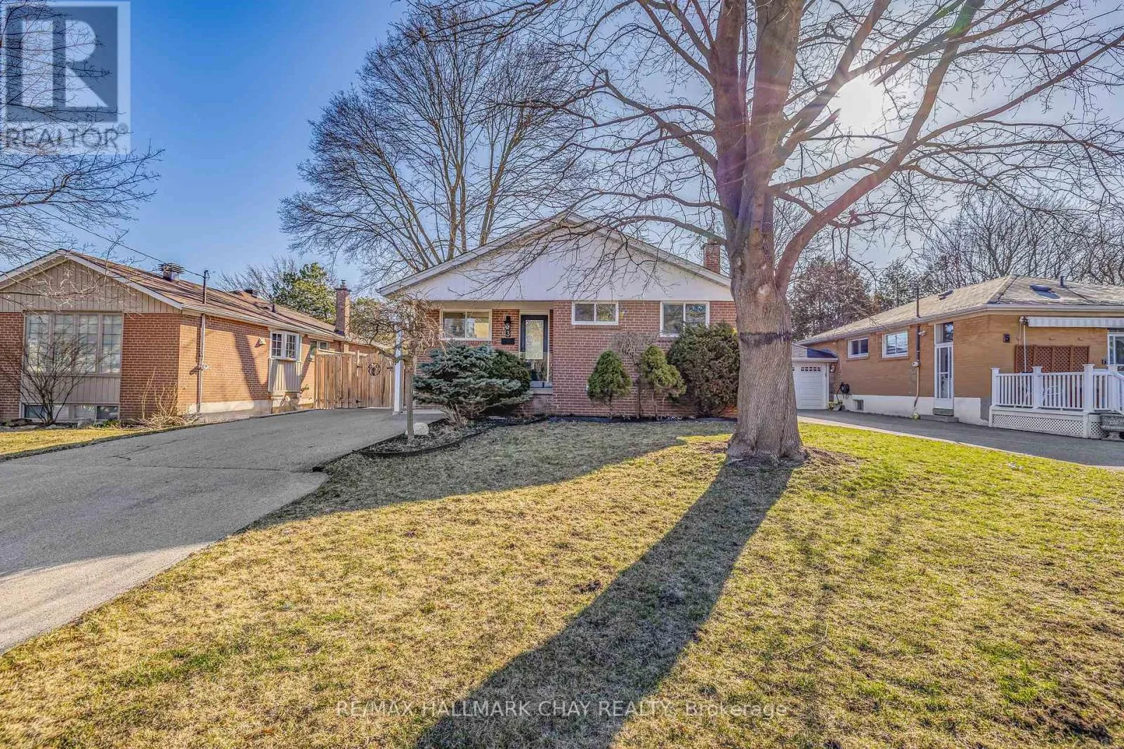 House for rent: 3 Davidson Road, Aurora, Ontario L4G 2A9