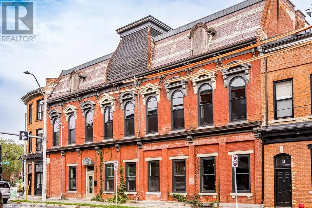 3 Main Street, Dundas, Ontario L9H 2P7