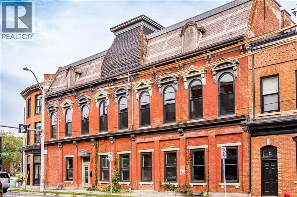 3 Main Street, Hamilton, Ontario L9H 2P7