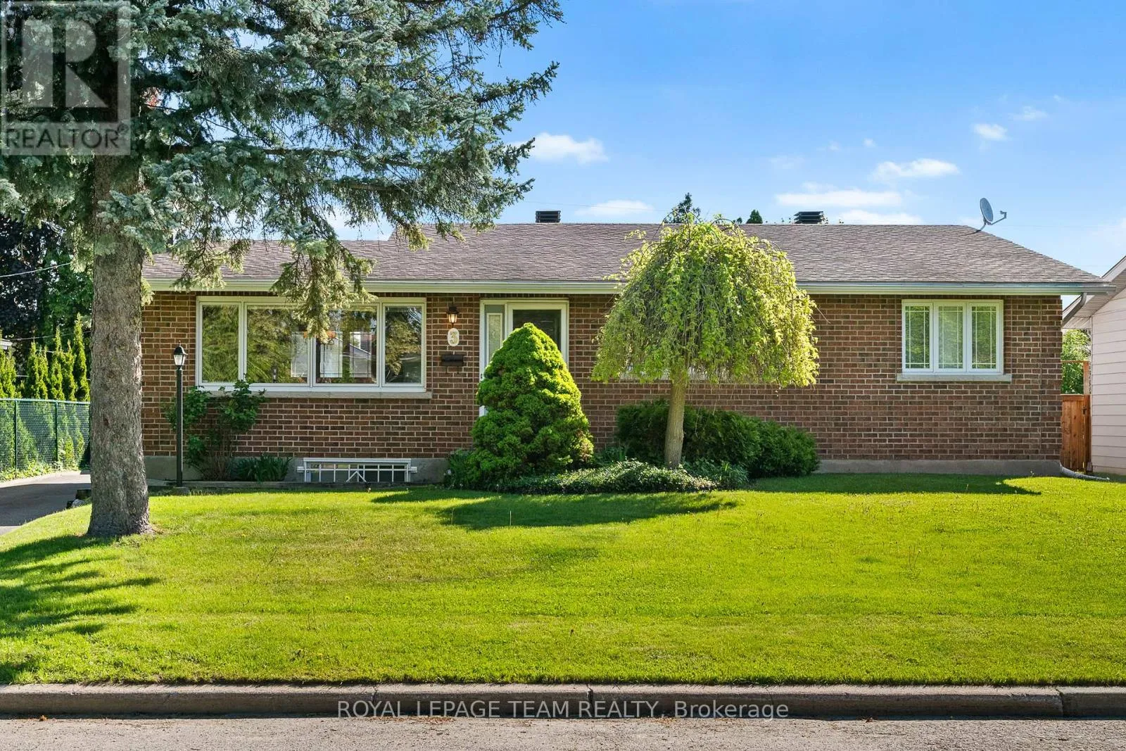 House for rent: 3 Millbrook Crescent, Ottawa, Ontario K2E 5B6