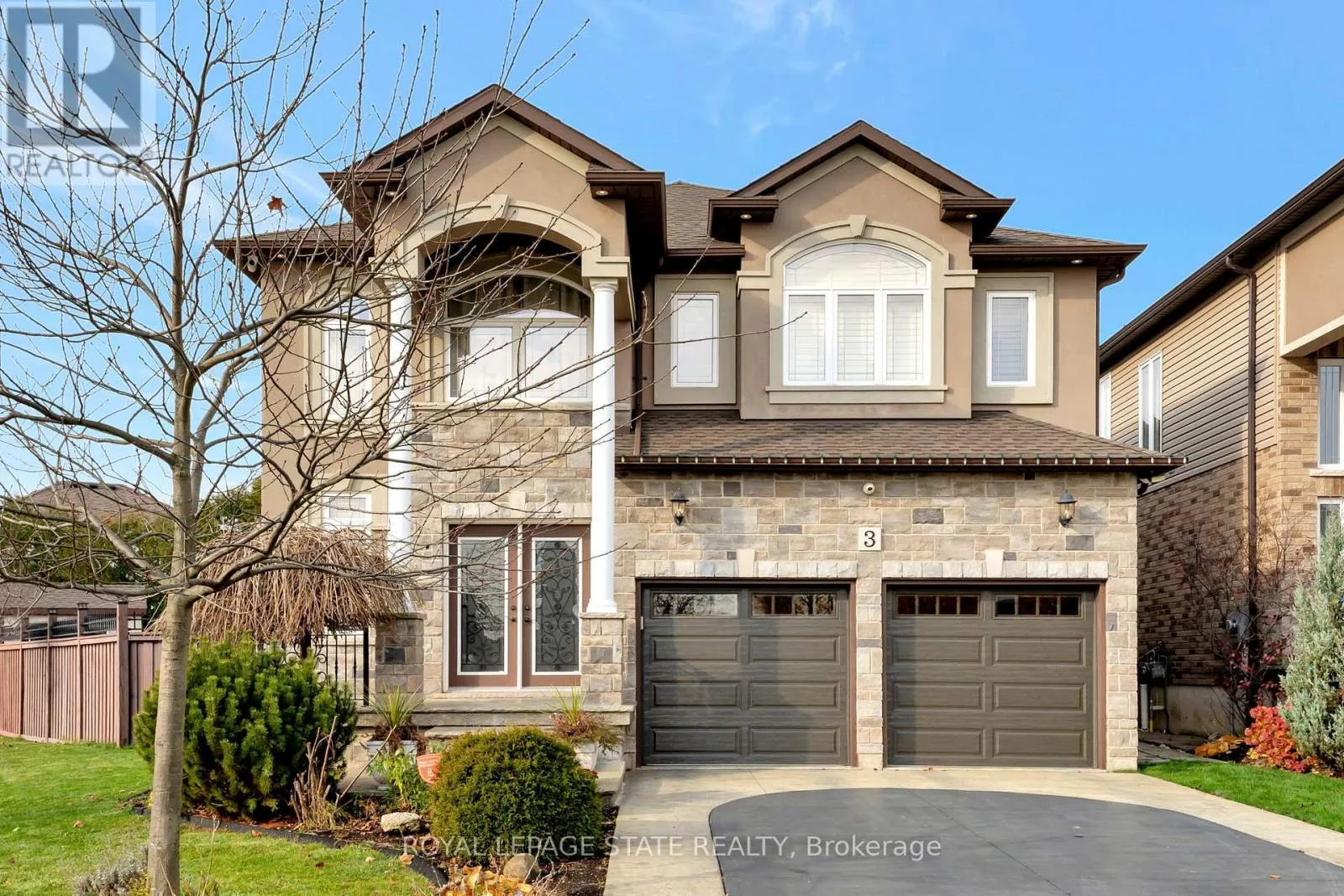 House for rent: 3 Rianna Court, Hamilton, Ontario L9B 0G3