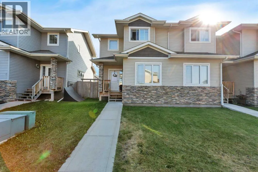 Row / Townhouse for rent: 3 Ross Close, Sylvan Lake, Alberta T4S 0K4