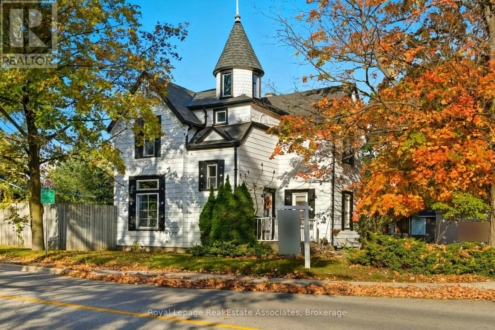 House for rent: 3 Shaw Avenue E, Cambridge, Ontario N3C 1E7