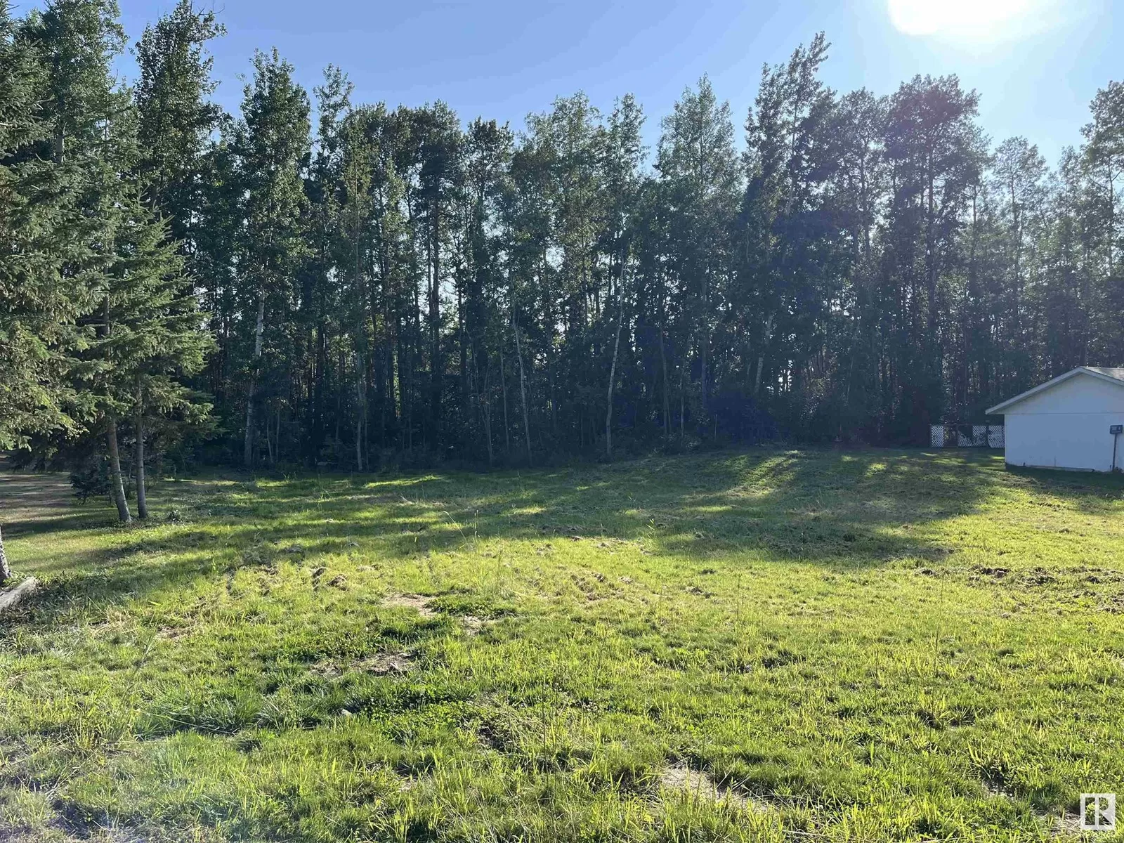 No Building for rent: 3 Spruce Cr, Rural Lac Ste. Anne County, Alberta T0E 0L0
