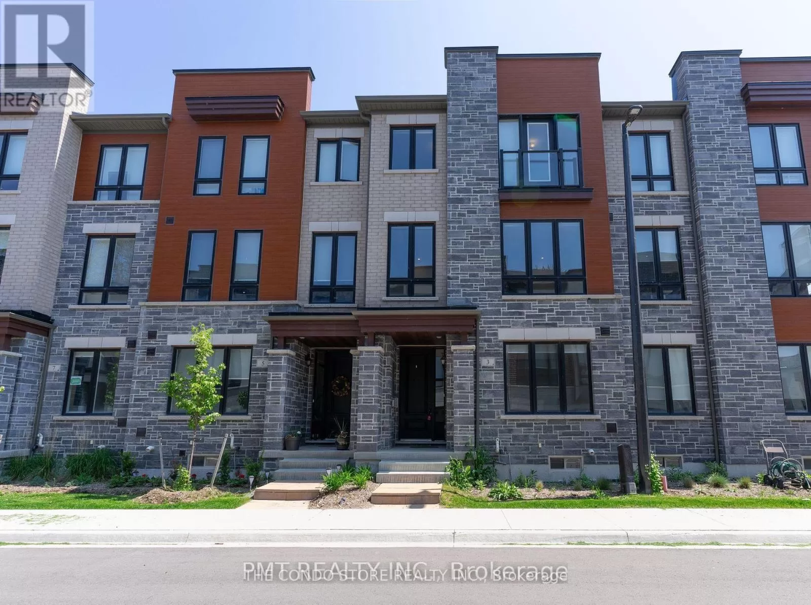 Row / Townhouse for rent: 3 Steamboat Way, Whitby, Ontario L1N 0M6