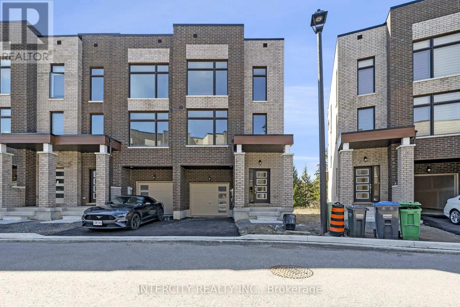 Row / Townhouse for rent: 30 - 28 Queenpost Drive, Brampton, Ontario L6Y 6L2