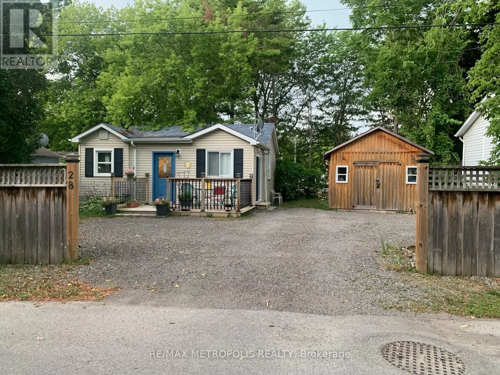 House for rent: 30 - 28 Thompson Drive, Georgina, Ontario L0E 1L0