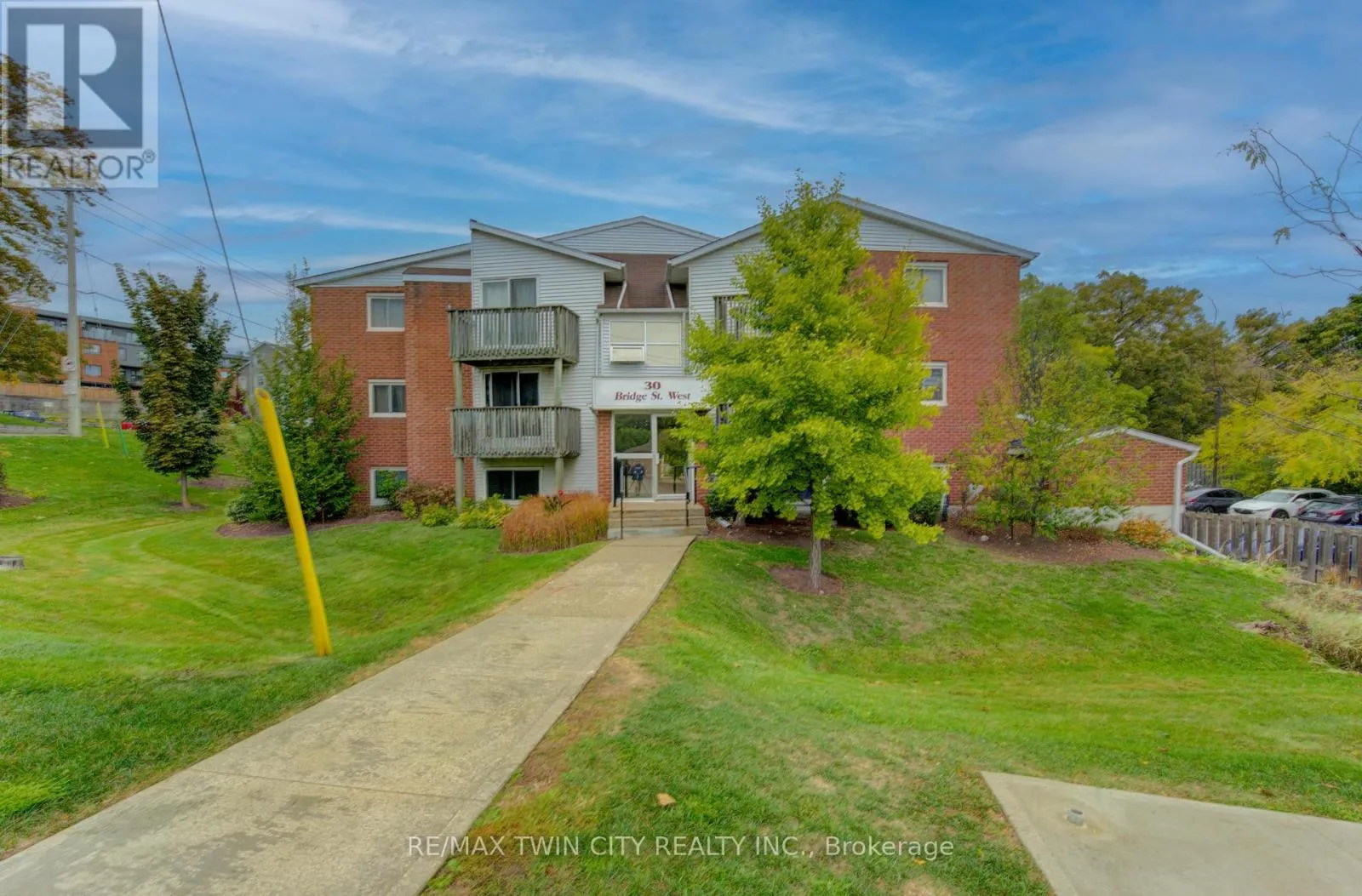 Apartment for rent: 30 Bridge Street, Kitchener, Ontario N2K 1K4