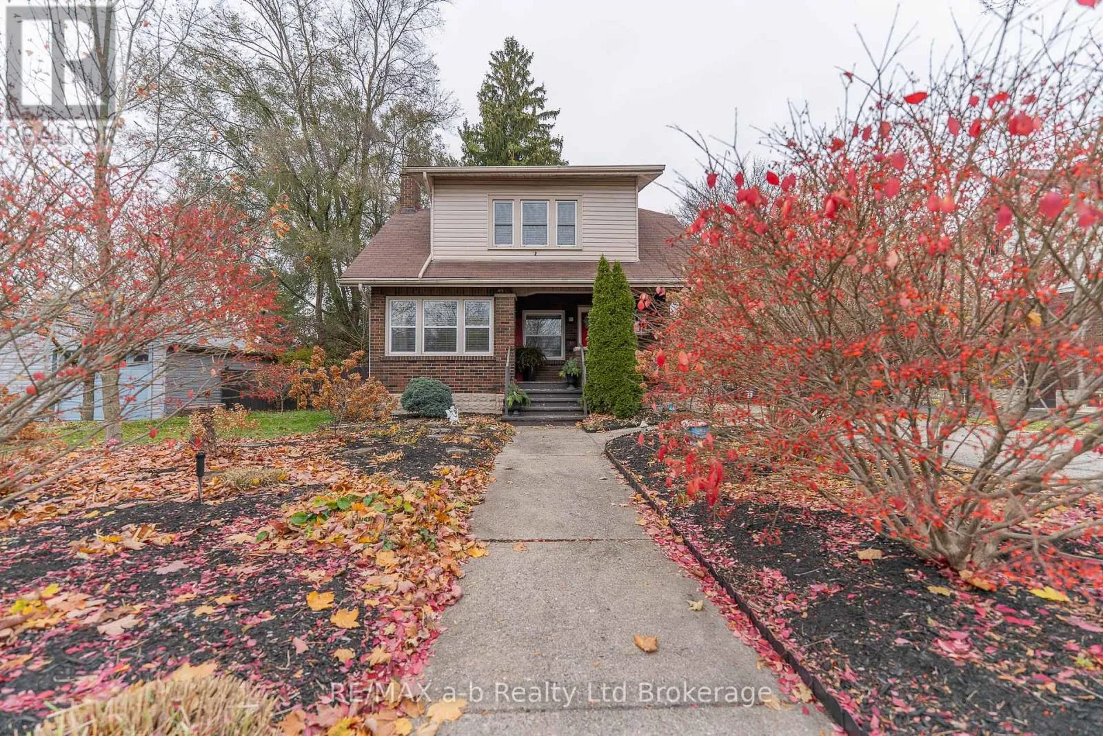 House for rent: 30 Concession Street W, Tillsonburg, Ontario N4G 1R3