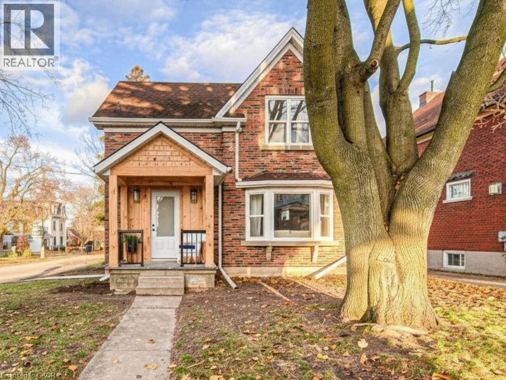 House for rent: 30 Dunbar Road S, Waterloo, Ontario N2L 2E3