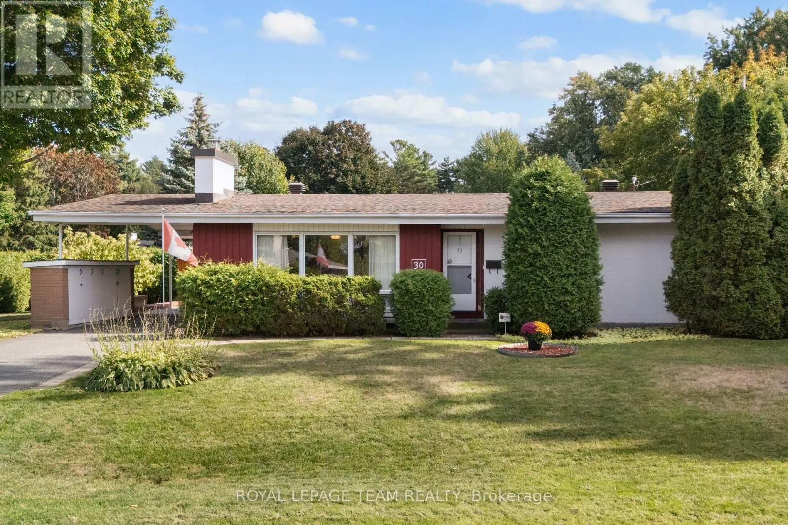 House for rent: 30 Ellery Crescent, Ottawa, Ontario K2H 6M6