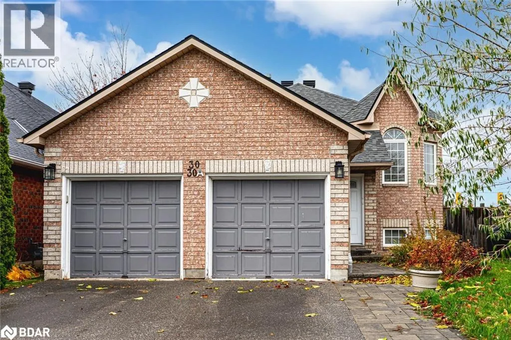 House for rent: 30 Hewitt Place, Barrie, Ontario L4M 7B3