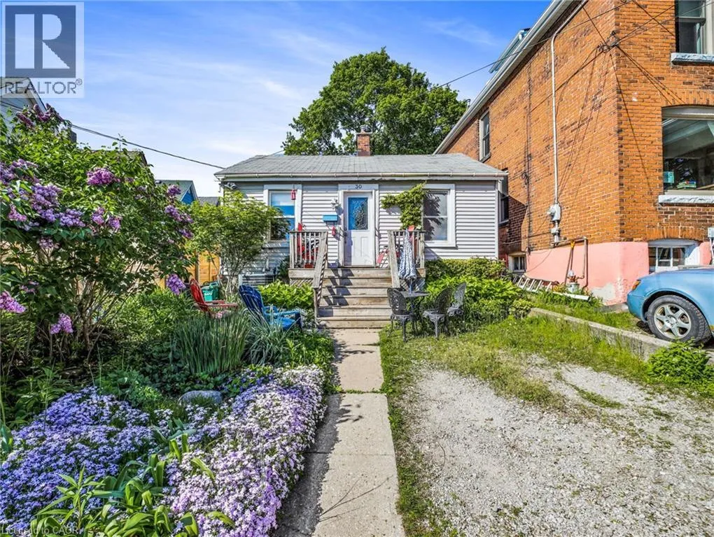 House for rent: 30 Lochearne Street, Hamilton, Ontario L8R 3G6