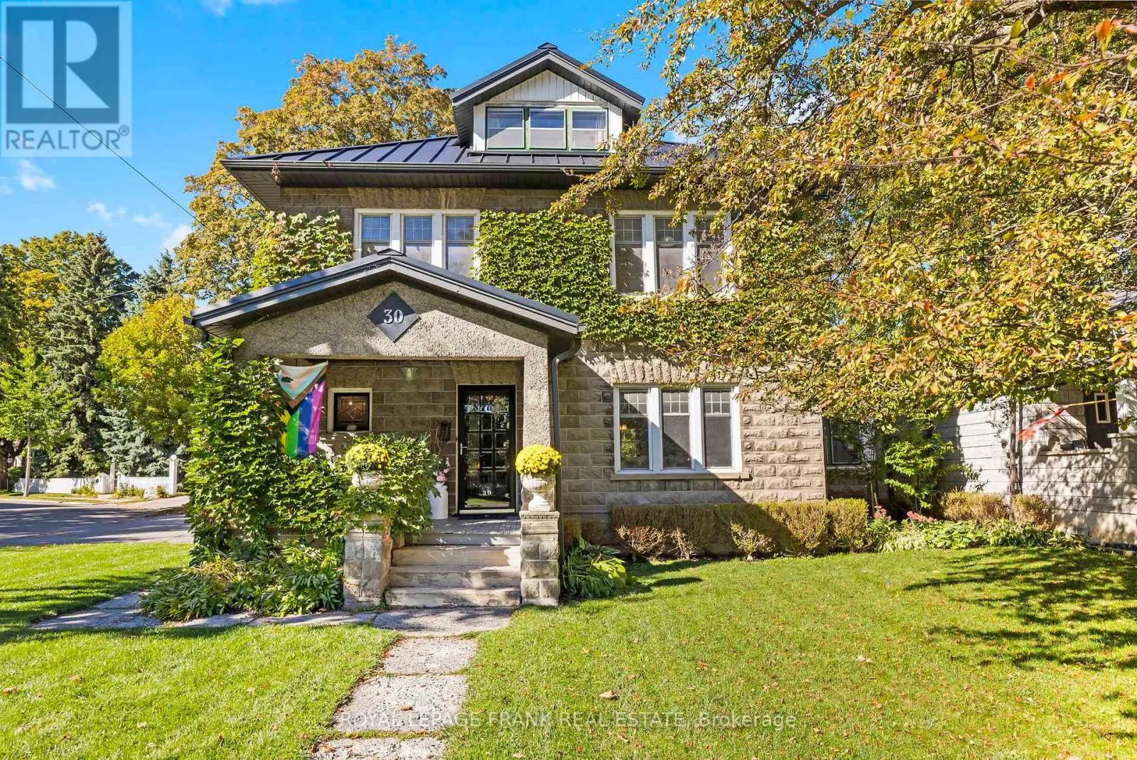 House for rent: 30 Lowe Street, Clarington, Ontario L1C 1X5