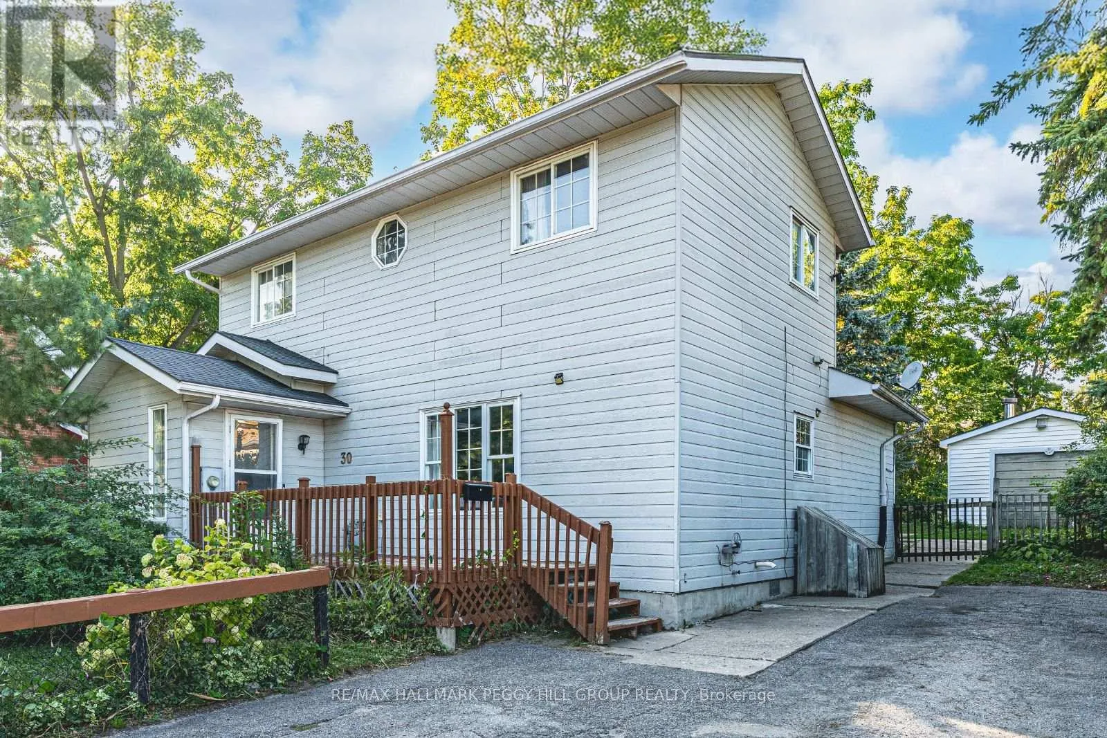 House for rent: 30 North Street, Barrie, Ontario L4M 2R9