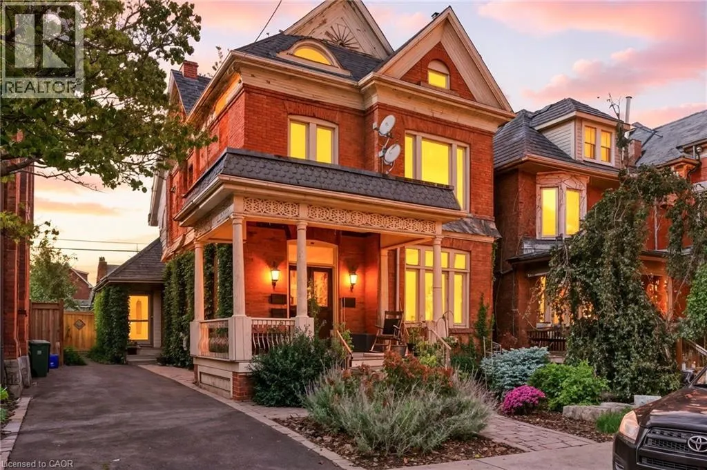 House for rent: 30 Ontario Avenue, Hamilton, Ontario L8N 2X2