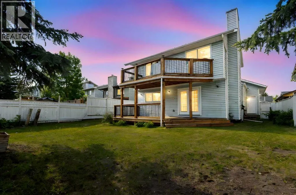 House for rent: 30 Pasadena Gardens Ne, Calgary, Alberta T1Y 6L9