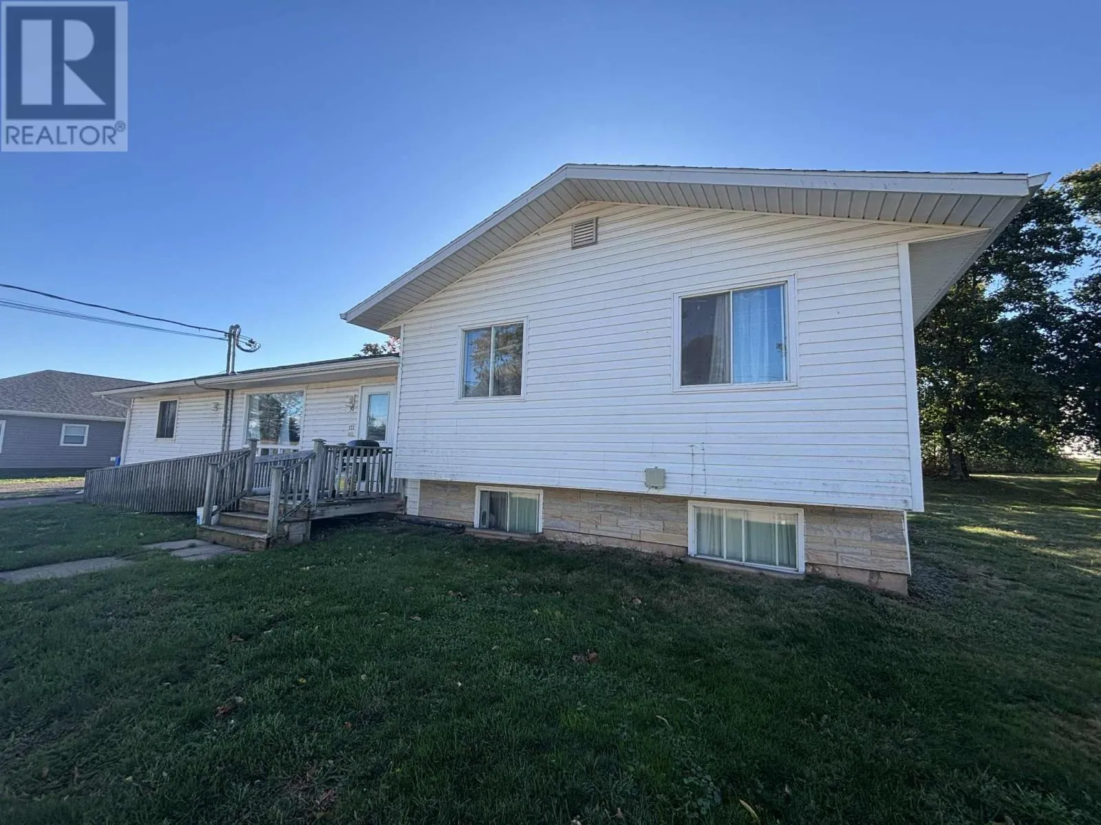 Triplex for rent: 30 Pleasant Street, Kensington, Prince Edward Island C0B 1M0