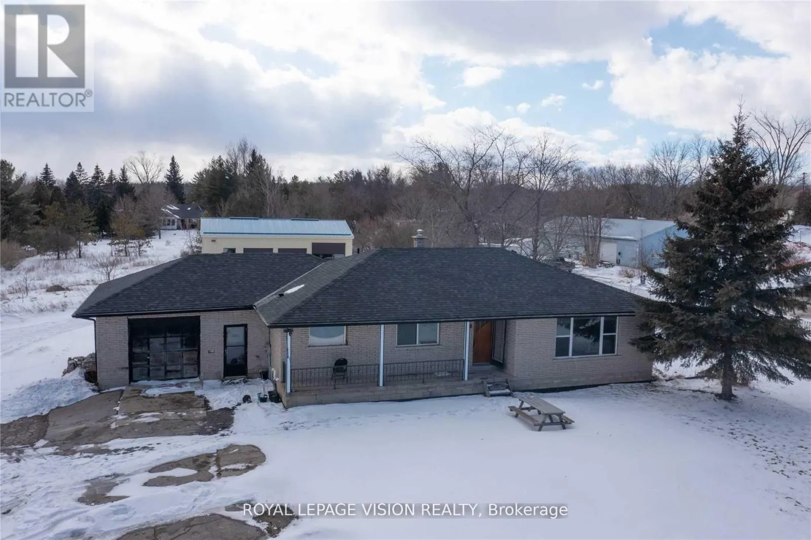 30 Queen Street, Puslinch, Ontario N0B 2C0