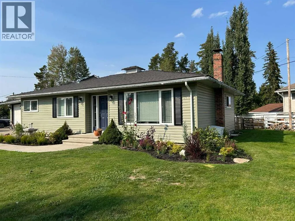 House for rent: 30 Sandy Drive, Whitecourt, Alberta T7S 1G9