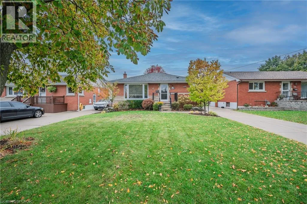 House for rent: 30 Wildewood Avenue, Hamilton, Ontario L8T 1X3