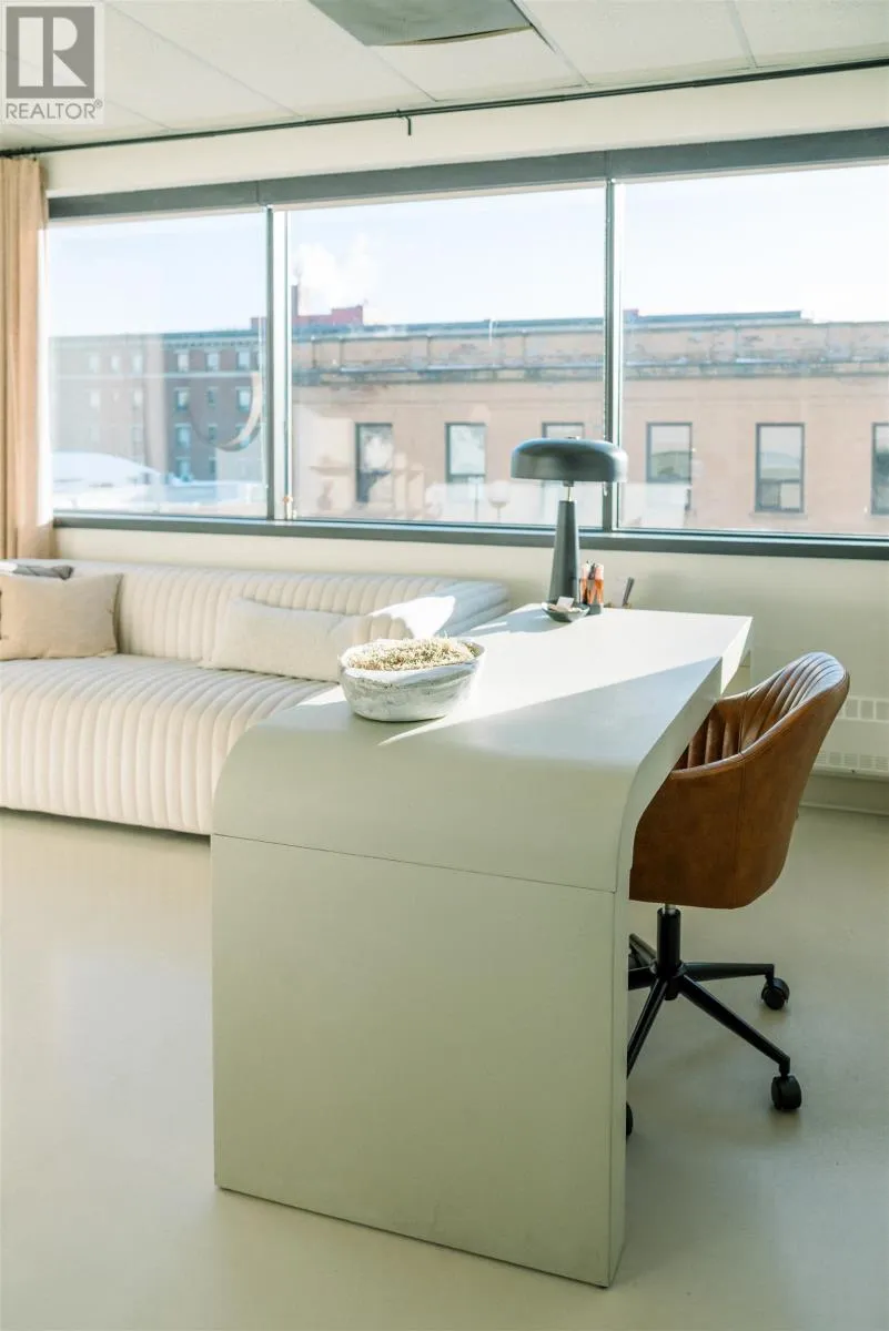 300 214 Red River Rd, Thunder Bay, Ontario P7B 1A6