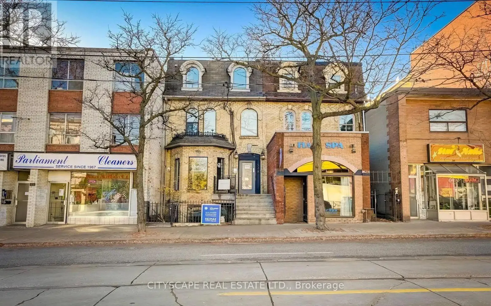 Other for rent: 300 - 438 Parliament Street, Toronto, Ontario M5A 3A2