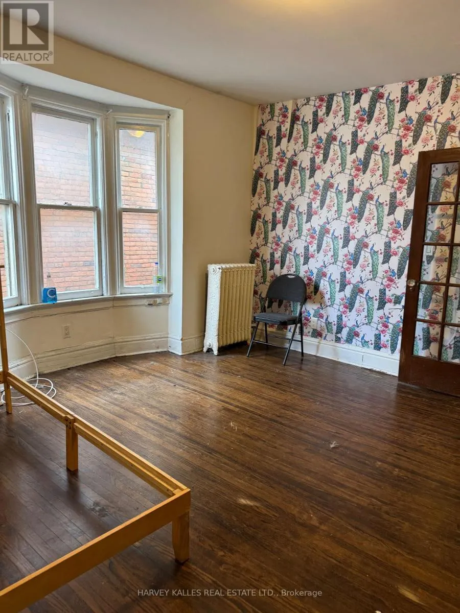 Other for rent: 300 - 678 Huron Street, Toronto, Ontario M5R 2R9