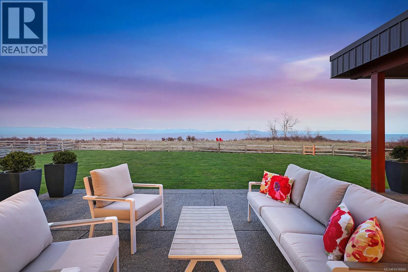 House for rent: 300 Connemara Rd, Comox, British Columbia V9M 3T4