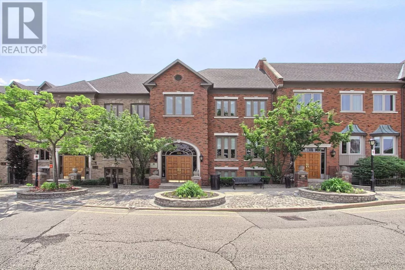 Offices for rent: 300 Full Floor - 46 Village Centre Place, Mississauga, Ontario L4Z 1V9